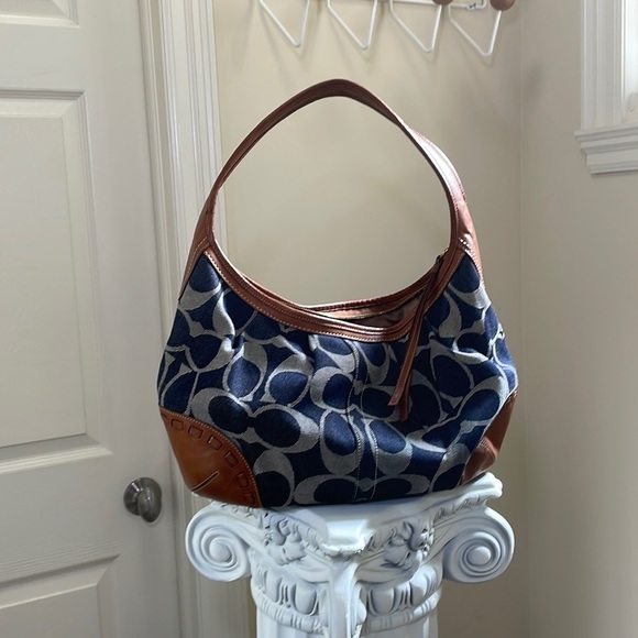 Coach Handbags - Coach - Y2K Vintage Hand Bag